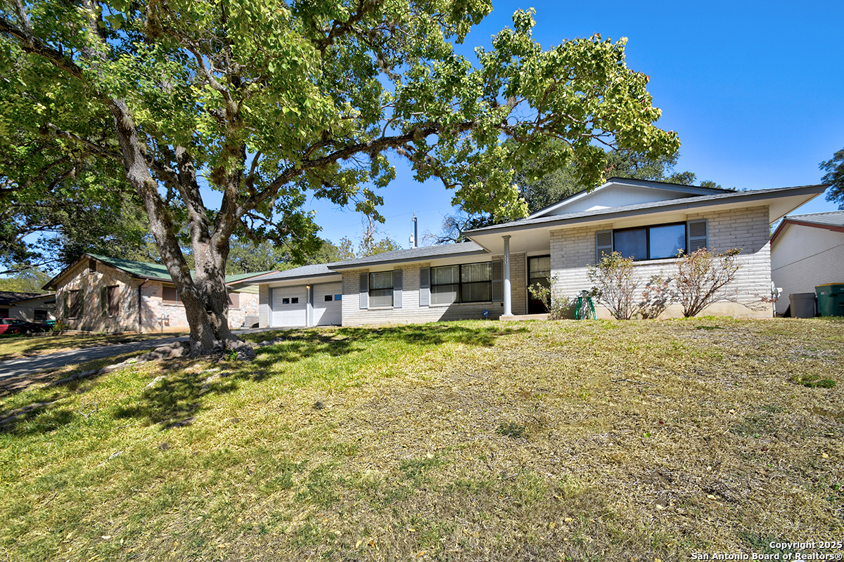 323 Shin Oak Live Oak TX 78233