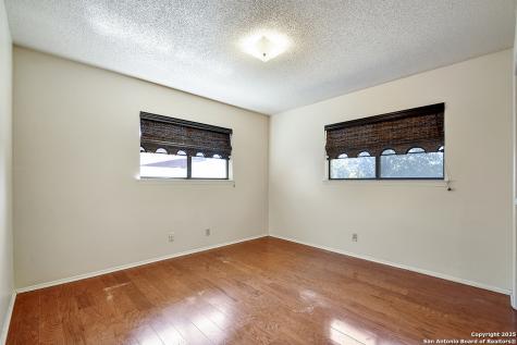323 Shin Oak Live Oak TX 78233