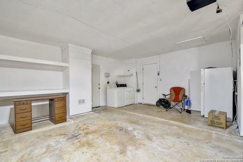 323 Shin Oak Live Oak TX 78233