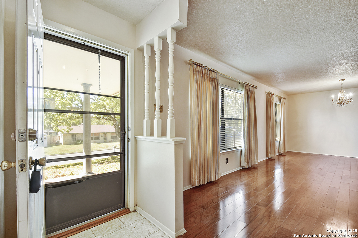 323 Shin Oak Live Oak TX 78233
