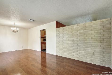 323 Shin Oak Live Oak TX 78233