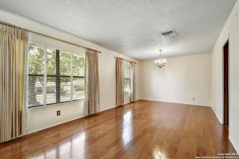 323 Shin Oak Live Oak TX 78233