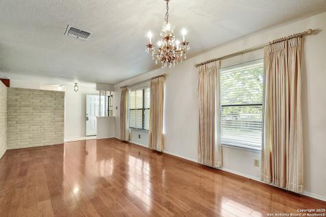 323 Shin Oak Live Oak TX 78233