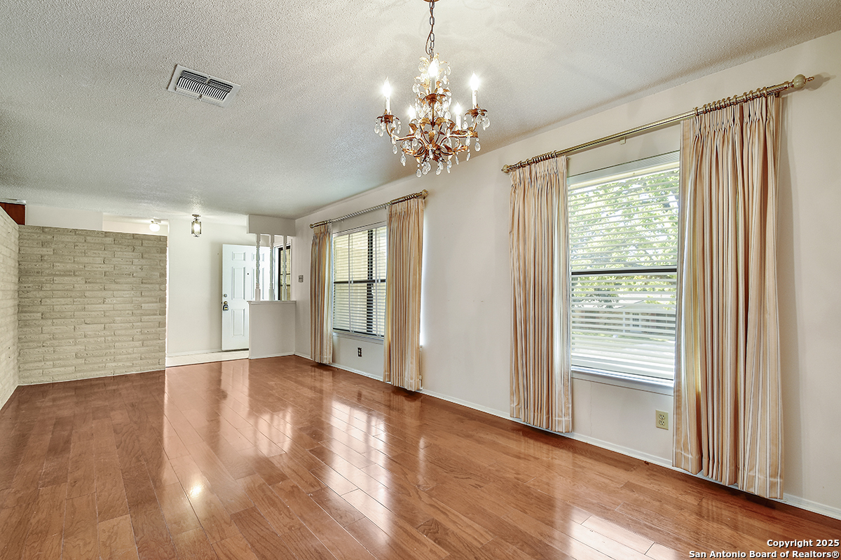 323 Shin Oak Live Oak TX 78233