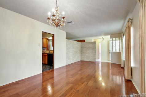 323 Shin Oak Live Oak TX 78233