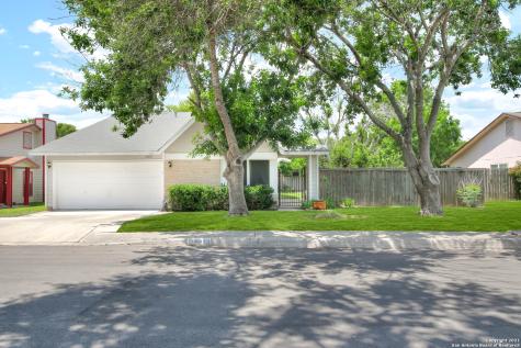 10423 Country Bluff San Antonio TX 78240