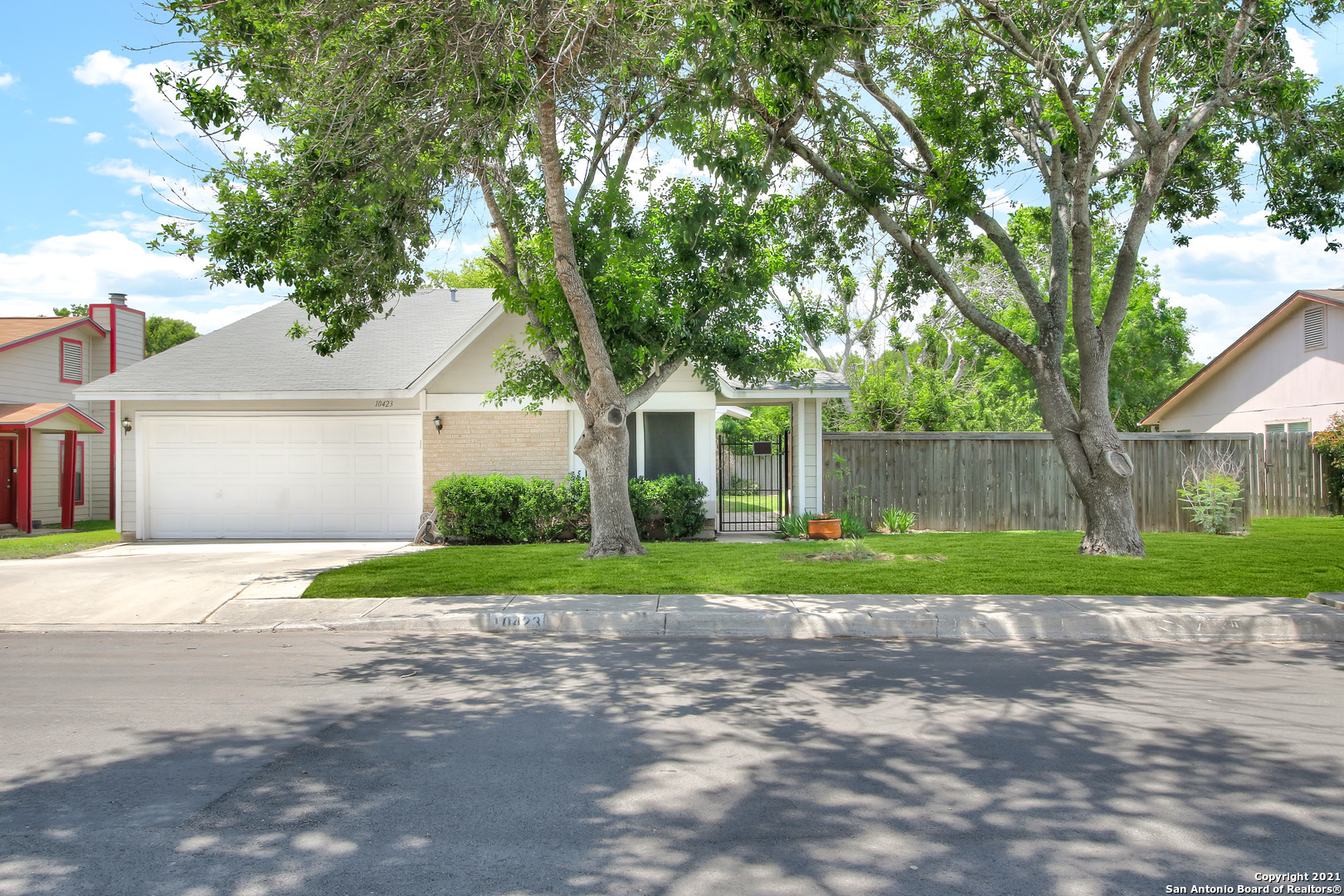 10423 Country Bluff San Antonio TX 78240