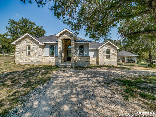 918 Vista Verde Adkins TX 78101