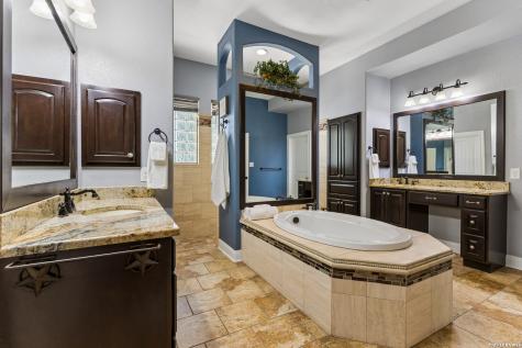148 Woodlands La Vernia TX 78121