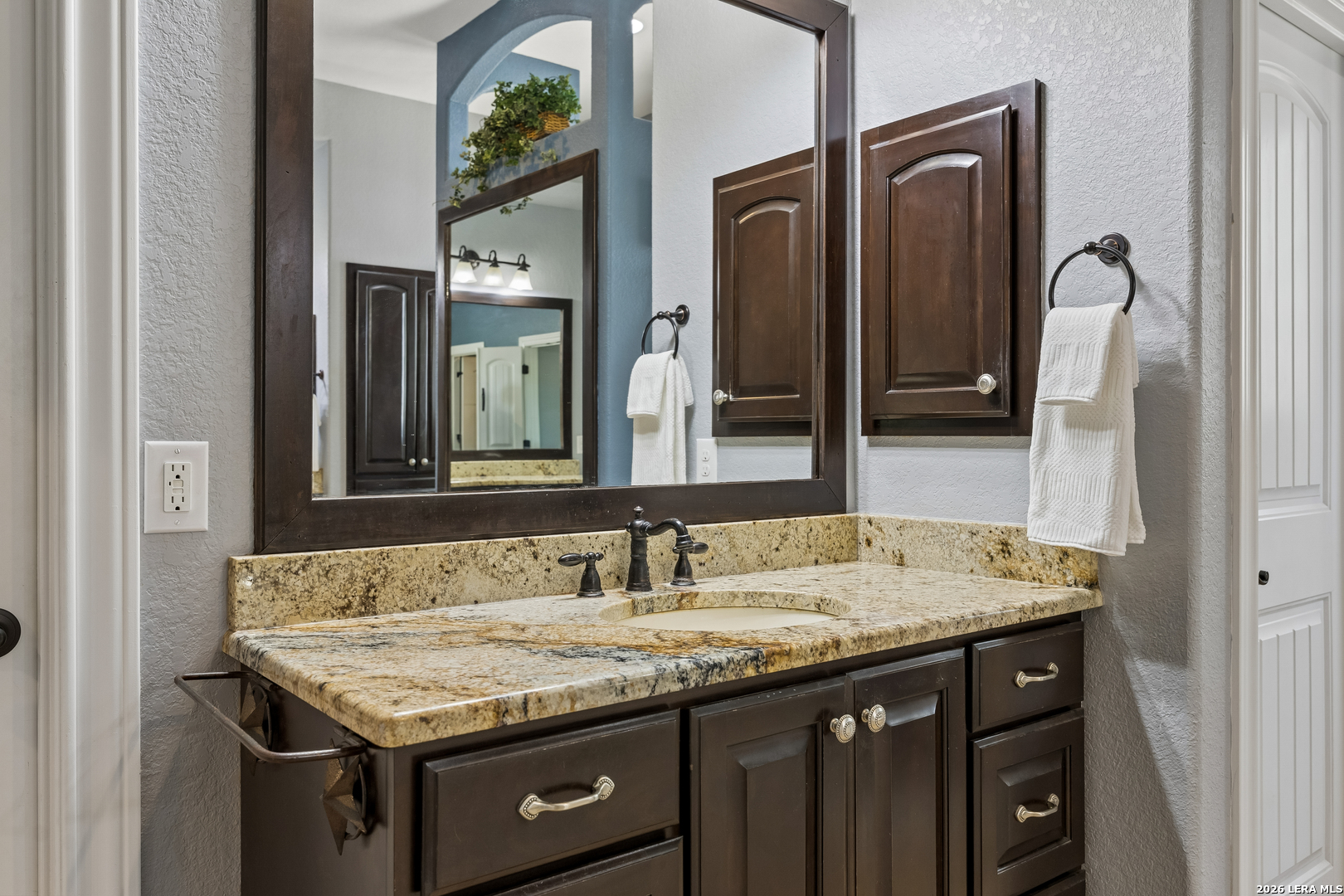 148 Woodlands La Vernia TX 78121