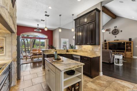 148 Woodlands La Vernia TX 78121