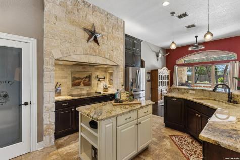 148 Woodlands La Vernia TX 78121