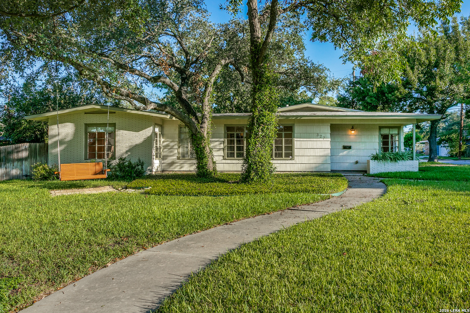 327 Calumet Place San Antonio TX 78209