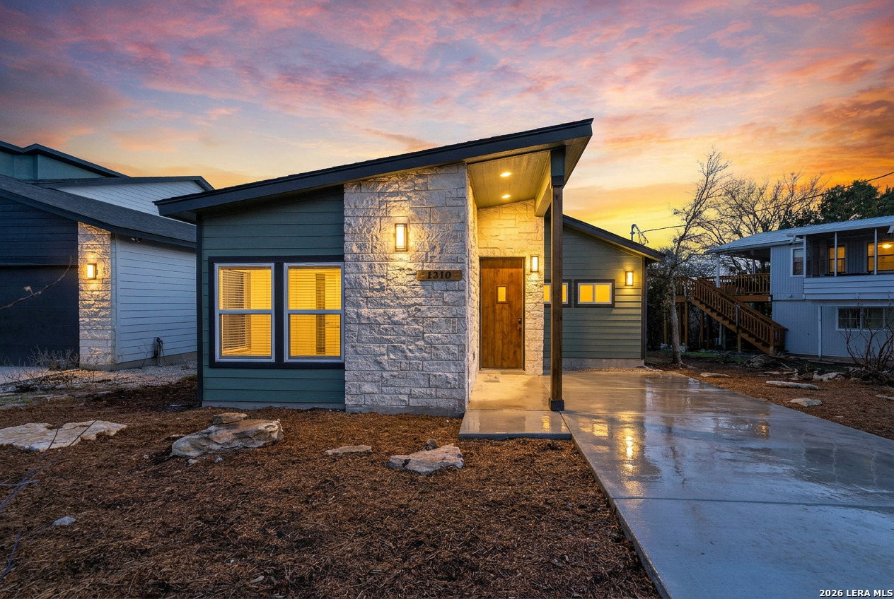 1310 Mountain Top Canyon Lake TX 78133