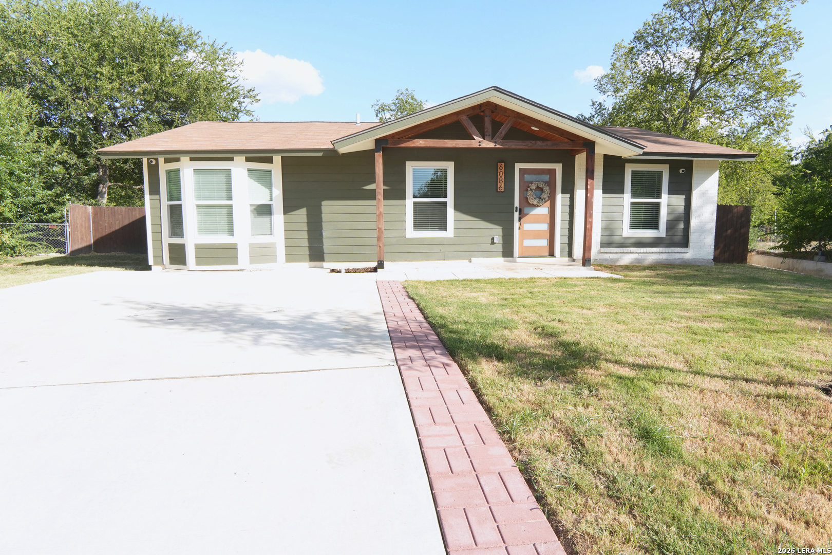 6086 Castle Hunt San Antonio TX 78218