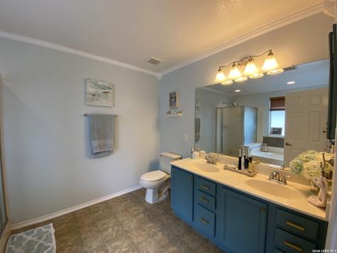 7915 Colonia San Antonio TX 78254