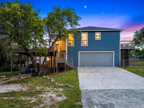 1741 Laurie Drive Canyon Lake TX 78133