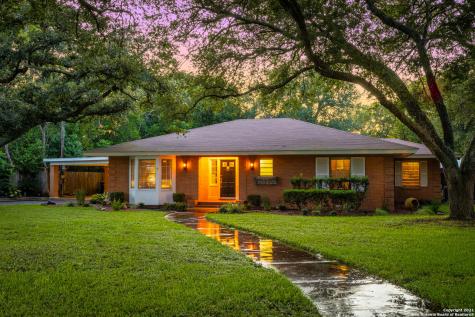 1513 Saint Michael Street Gonzales TX 78629