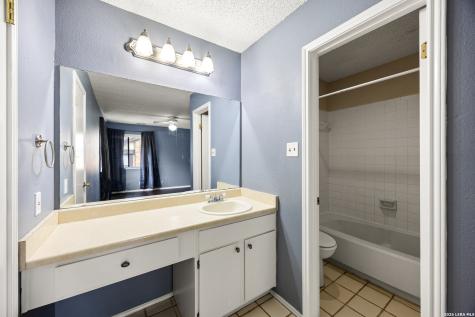 9334 Dover Ridge San Antonio TX 78250
