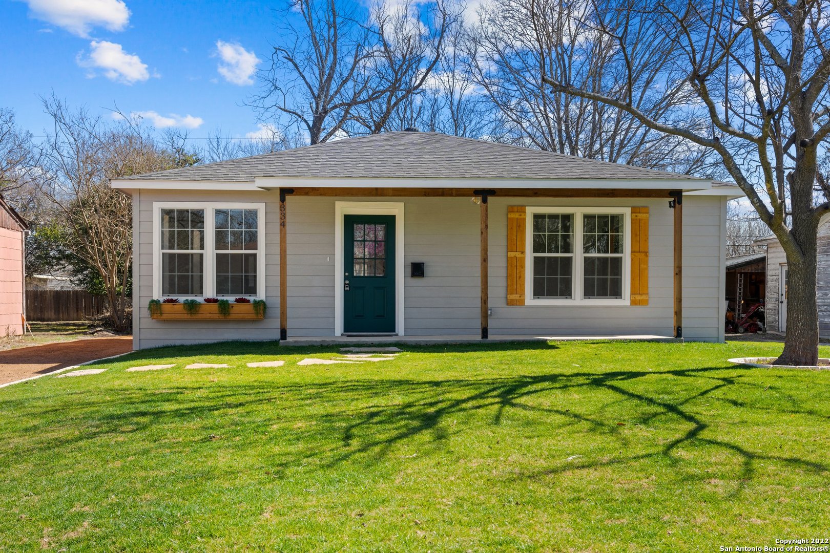 334 W Main Street Kerrville TX 78028