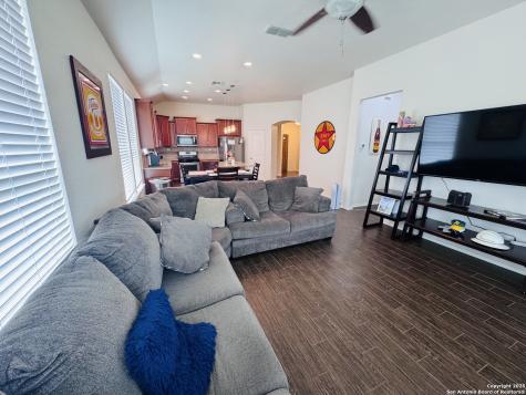 6626 Bowie Cove Schertz TX 78108