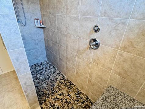 6626 Bowie Cove Schertz TX 78108