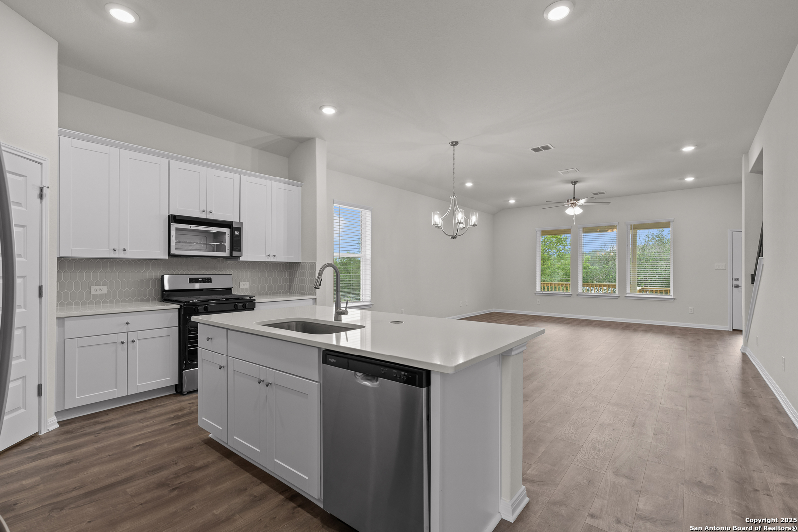 6830 Comanche Post San Antonio TX 78233