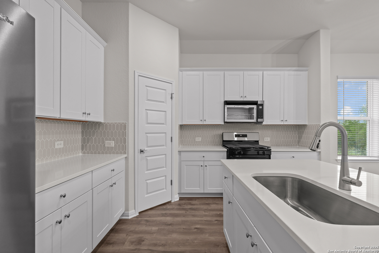6830 Comanche Post San Antonio TX 78233