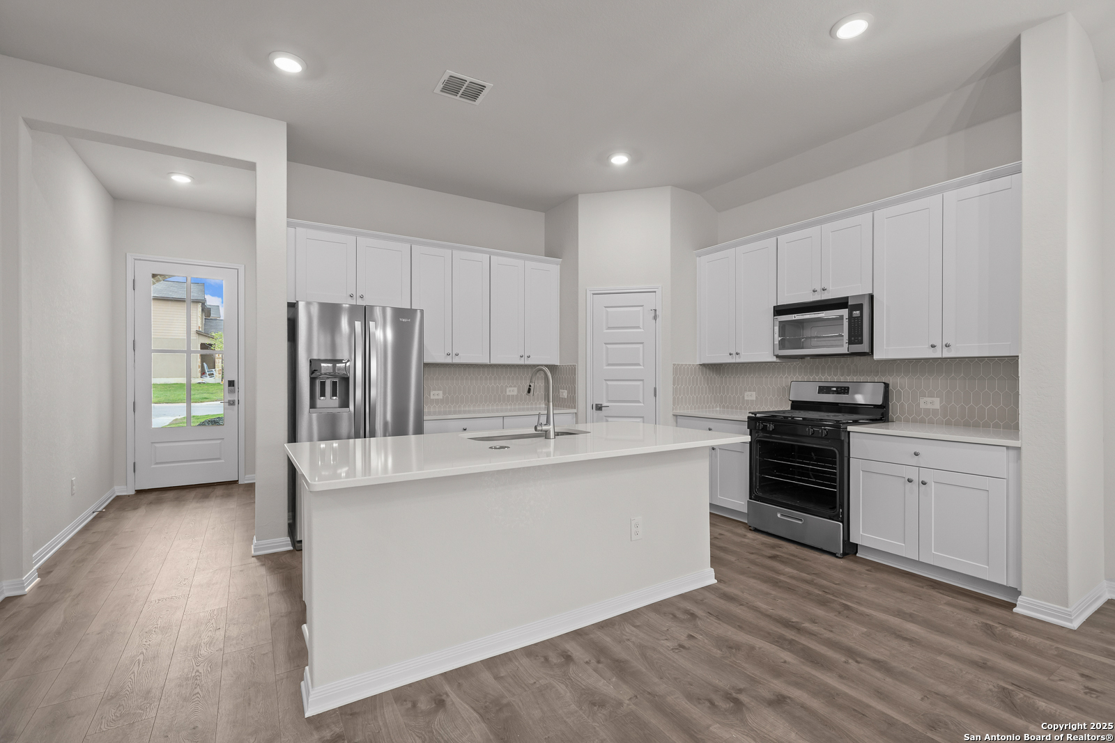 6830 Comanche Post San Antonio TX 78233