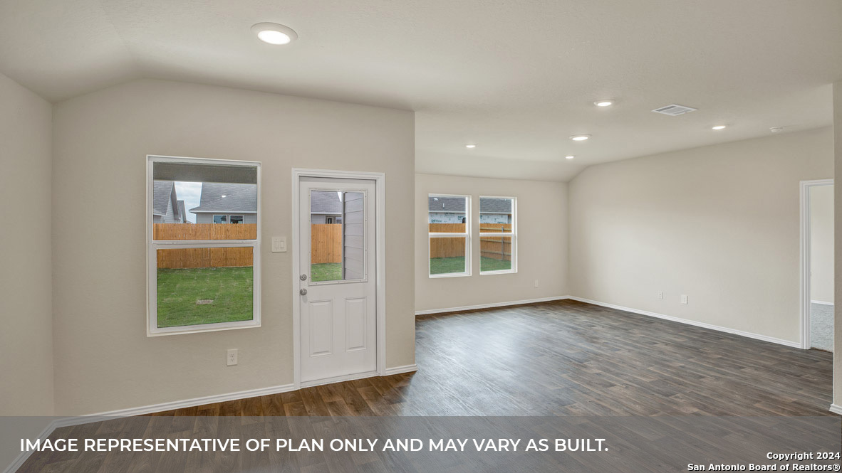 1042 Argonne Forest Seguin TX 78155