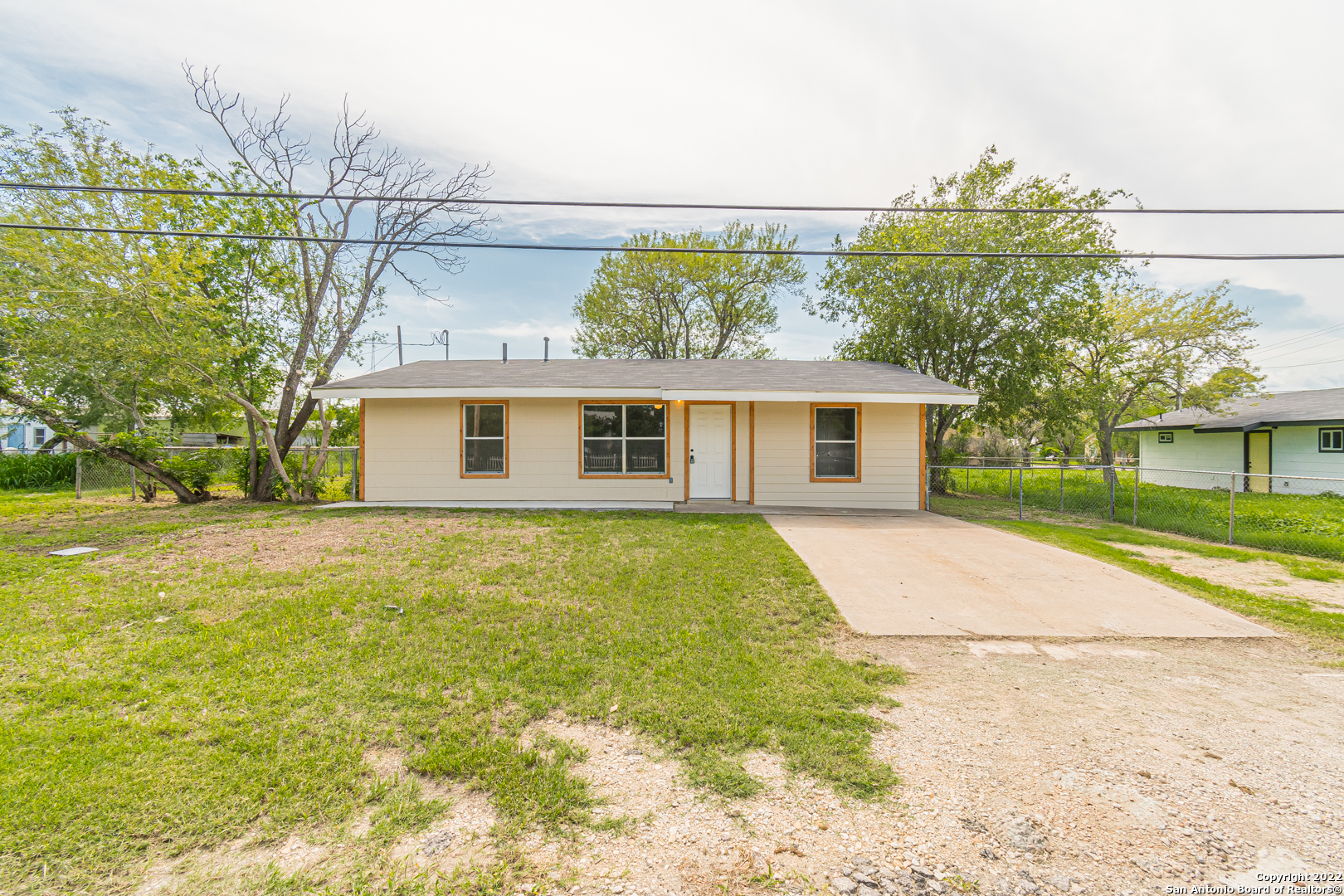 1608 Brown Avenue Jourdanton TX 78026