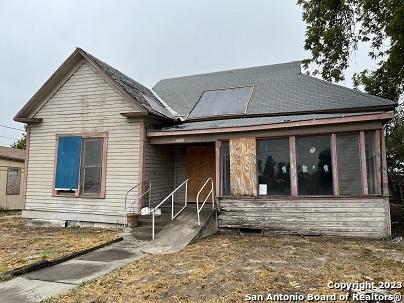 208 E Broadway Street Del Rio TX 78840