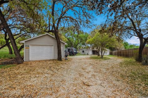 772 NW Pebble Beach Drive Lakehills TX 78063