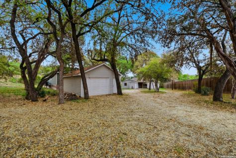 772 NW Pebble Beach Drive Lakehills TX 78063