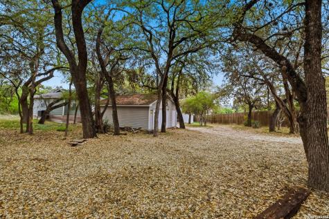 772 NW Pebble Beach Drive Lakehills TX 78063