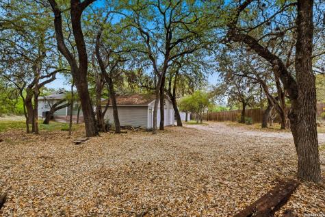 772 NW Pebble Beach Drive Lakehills TX 78063