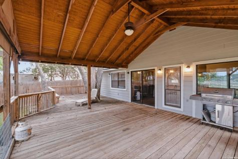 772 NW Pebble Beach Drive Lakehills TX 78063
