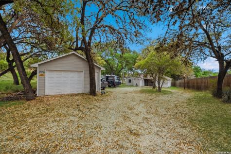 772 NW Pebble Beach Drive Lakehills TX 78063