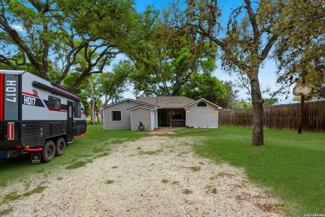 772 NW Pebble Beach Drive Lakehills TX 78063