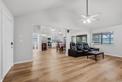 772 NW Pebble Beach Drive Lakehills TX 78063
