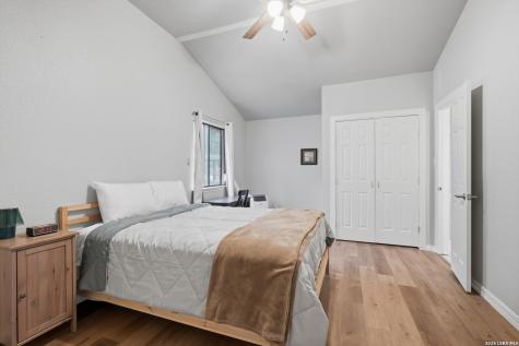 772 NW Pebble Beach Drive Lakehills TX 78063