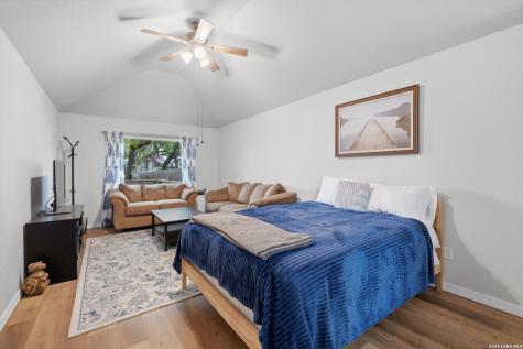 772 NW Pebble Beach Drive Lakehills TX 78063