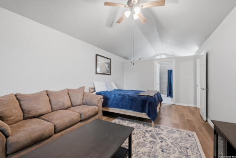 772 NW Pebble Beach Drive Lakehills TX 78063