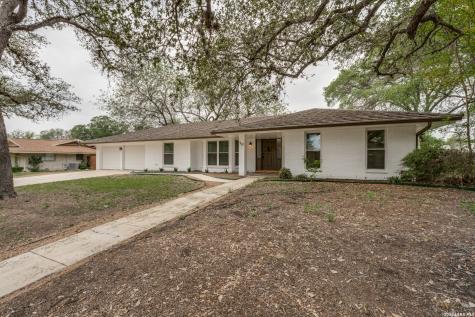 517 Balfour Drive Windcrest TX 78239