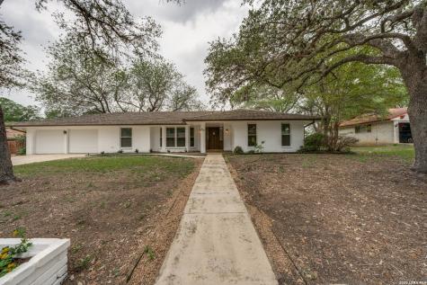 517 Balfour Drive Windcrest TX 78239