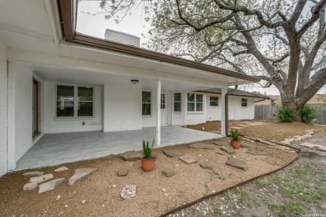 517 Balfour Drive Windcrest TX 78239