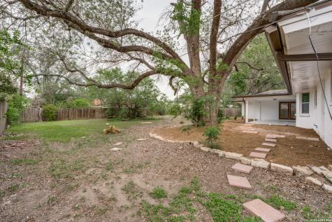 517 Balfour Drive Windcrest TX 78239
