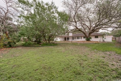 517 Balfour Drive Windcrest TX 78239