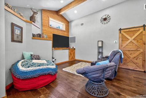 1081 English Hollow Bandera TX 78003