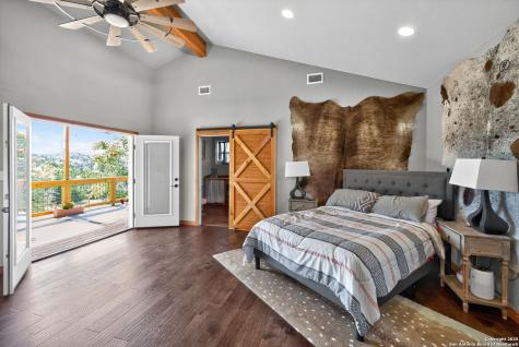 1081 English Hollow Bandera TX 78003
